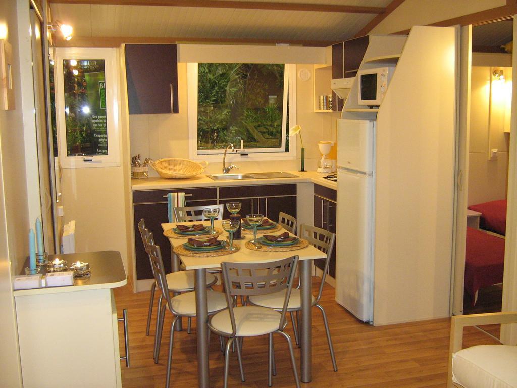Camping Moulin de Collonge Saint-Boil Chambre photo
